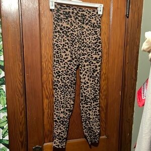 Oalka Leopard Print Cuffed Bottom Pockets Women’s Small Leggings